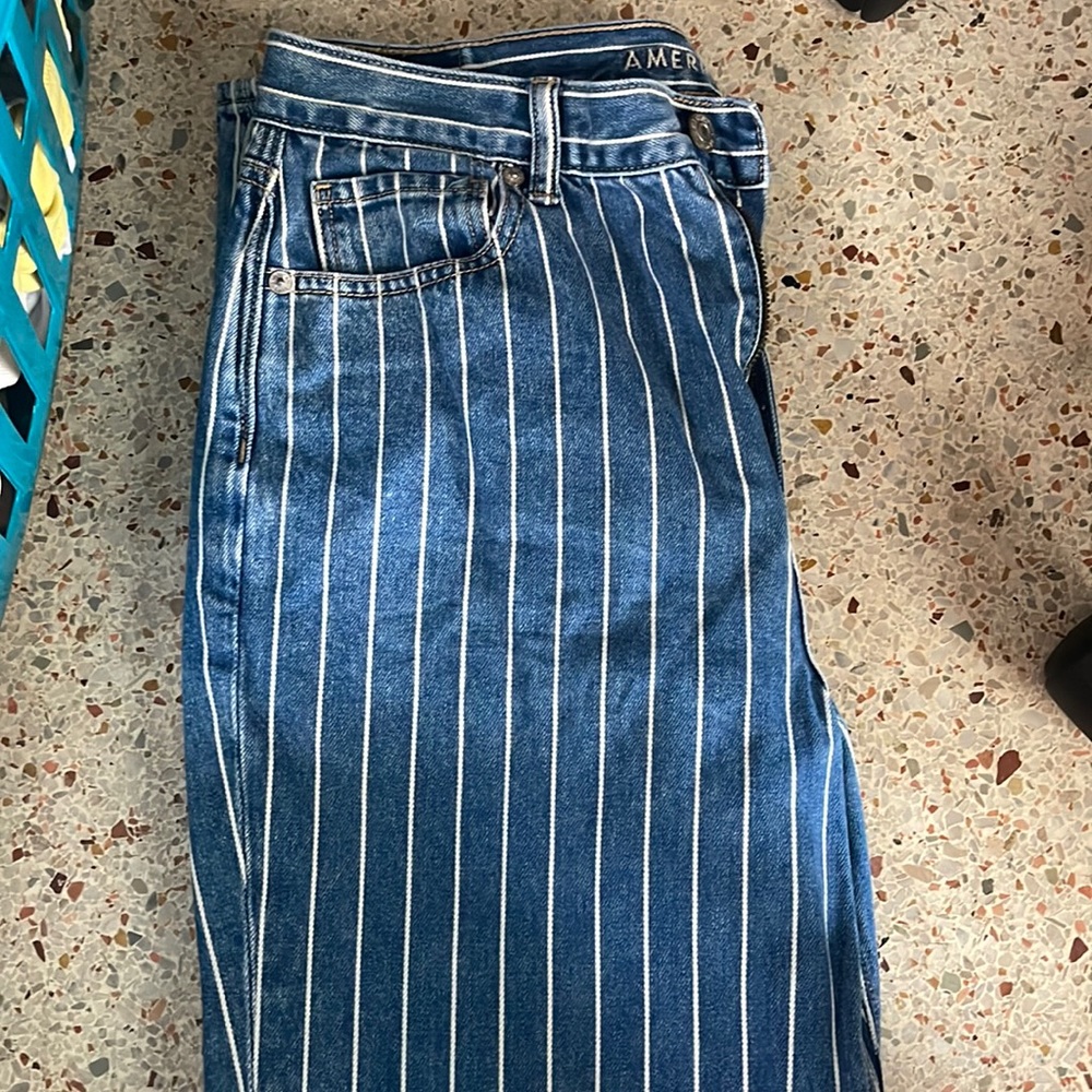 American Eagle Mom Jean